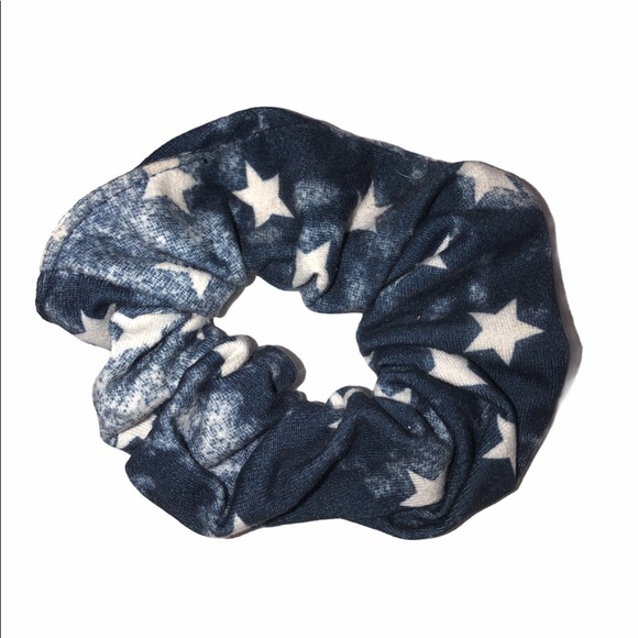 Blue stars VSCO girl scrunchie - Picture 2 of 2